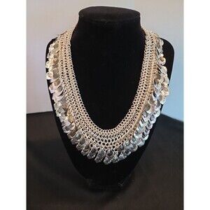 Alfani 16"-18" Silvertone Chain Bib Necklace w/ Leaf Detailing Stunning Piece
